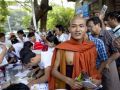 قوميو ميانمار يهددون بانقلاب عسكري