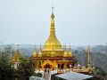 ترميم القبب الذهبية للمعابد البوذية في بورما بتبرع من رهبان بوذيين