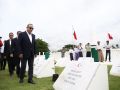 وزير خارجية تركيا يزور مقبرة ‫الشهداء الأتراك في ميانمار