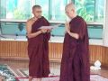 رئيس بورما السابق ينضم إلى الرهبان