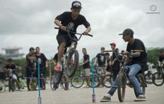 دراجات "بي ام اكس" هواية جديدة للشباب في بورما