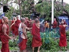 عصابة بوذية تهاجم مسجداً في بورما.. وتايلاند تعتقل روهنجيين