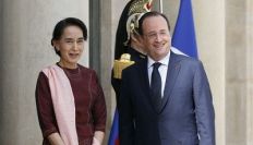 رئيس فرنسا "هولاند" يؤكد دعم بلاده للديمقراطية في ميانمار