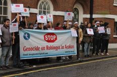 مظاهرات في لندن للتنديد بمجزرة جنوب "منغدو" ضد الروهنجيا المسلمين