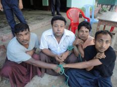 عصابات بوذية تشن حملة اعتقالات واسعة في أراكان