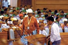 برلمان ميانمار يصوت على تخفيض عدد الوزارات الحكومية
