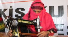 جمعية تركية تفتتح دورة خياطة لسيدات الروهنغيا ببنغلاديش