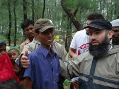 الشيخ نبيل العوضي يتفقد في مخيمات اللاجئين في بنجلاديش