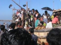 سلطات ميانمار تسمح لعدد آخر من القوارب بالوصول إلى شواطئ "سيتوي" اليوم