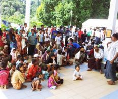 تايلنديون يعترضون على إنشاء مخيم للاجئين الروهنجيين في محافظتهم