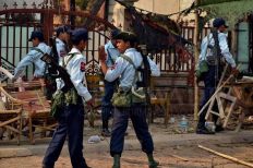 استمرار ابتزاز الجيش والشرطة البورمية لأموال الروهنجيين في أراكان