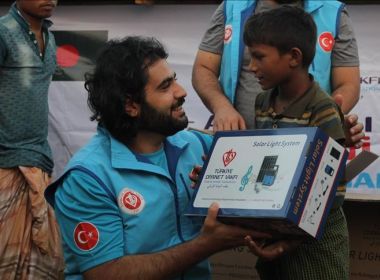 Turkish charity continues delivering aid to Rohingya