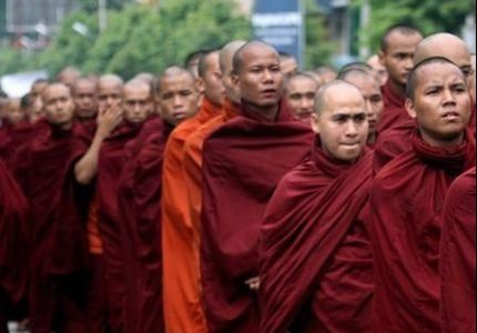 مراسل الوكالة: بوذيون يطالبون الحكومة بعدم السماح للمنظمات بتقديم مساعدة للروهنجيا