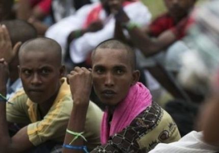 ماليزيا تصدر تصاريح عمل للاجئي الروهينغا الفارين من الصراع في ميانمار