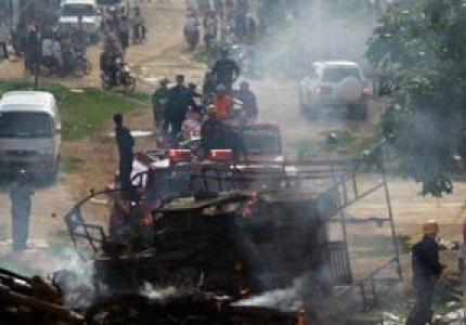 مسؤول حكومي بورمي: حشود من المسلمين يحرقون مركزين للشرطة في أكياب