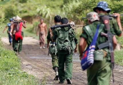هيومن ووتش: يجب إخضاع بورما لعقوبات محددة وحظر للأسلحة .. احتراق أكثر من 220 قرية في أراكان منذ بدء العنف