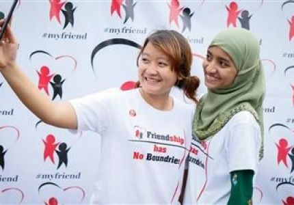 «السيلفي» لمحاربة الكراهية في بورما