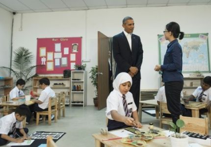Obama visits refugees in Malaysia to highlight global crisis