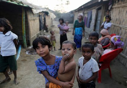 معتقلو الروهينغا خلال حملة أمنية في ميانمار بينهم أطفال