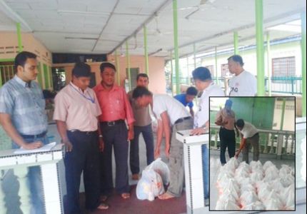 منظمة ‏RARC‏ توزع حصص غذائية على 80 أسرة روهنجية في ماليزيا‎