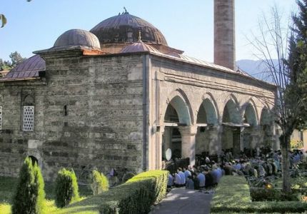 فصل من معاناة مسلمي مقدونيا