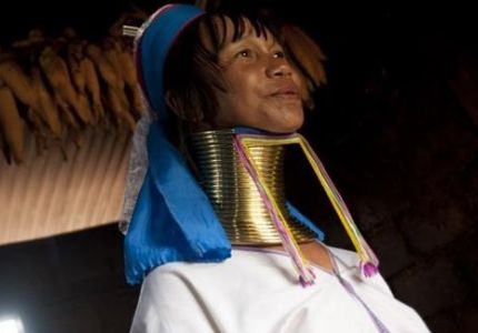 Meet the 'giraffe' women of eastern Burma who wear brass rings around their necks