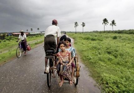 8 آلاف مسلم يفرون من ميانمار بسبب الاعتقالات