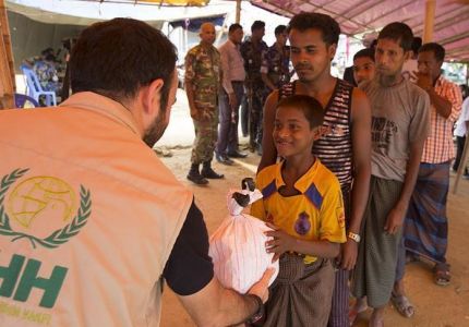 &quot;الإغاثة التركية&quot; توصل مساعدات إنسانية إلى 350 ألف مسلم أراكاني