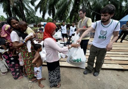 تركيا توزع مساعدات لـ43 ألفاً من مسلمي الروهينجا في رمضان