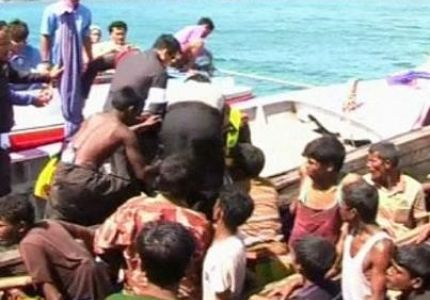 تايلاند ترفض استقبال قاربين على متنهما 340 من مهاجري الروهنجيا